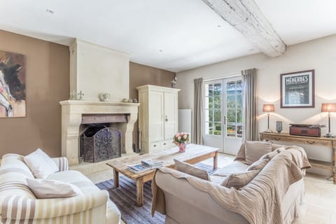 Chic & Buzzy Apartment in Ménerbes