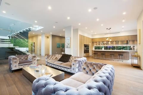 A Heart like Winters Villa in West Hollywood