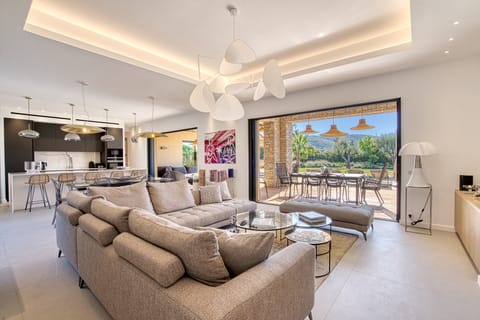 The Enchanted Book Apartment in Saint-Tropez