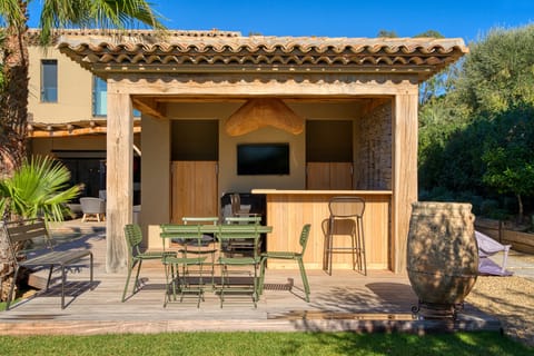 The Enchanted Book Apartment in Saint-Tropez