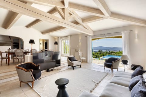 Poetry In Stone Apartment in Grimaud