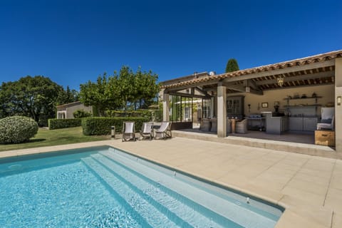 Valley of the Rose Apartment in Ménerbes