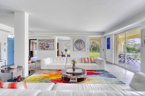 Bask in the Breeze Apartment in Saint-Tropez