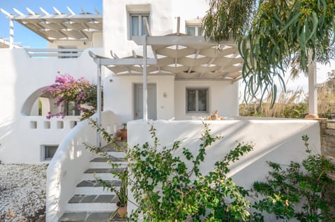 The Drift of the Waves Apartment in Agios Prokopios