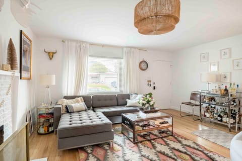 The Valley Stream  House in Healdsburg