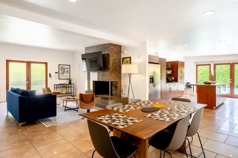 Charm & Art Villa in Palm Springs