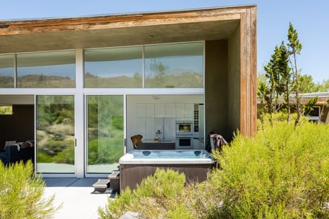 Wild Rocks House in Yucca Valley