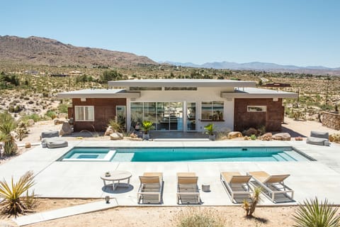 High Desert Mirage Villa in Joshua Tree