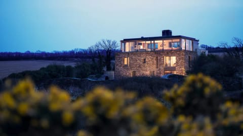 From Land to Sea House in England
