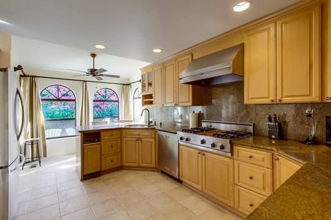 Fuschia Palms Villa in La Jolla Shores