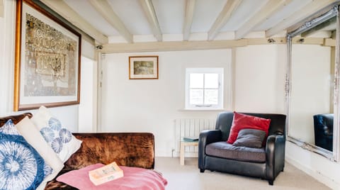 Raindrops On Roses Cabin in Uttlesford