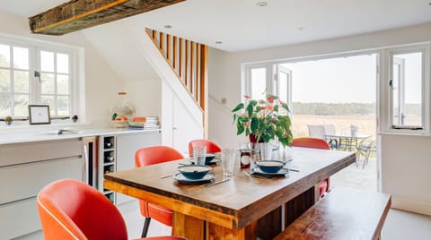 Raindrops On Roses Cabin in Uttlesford