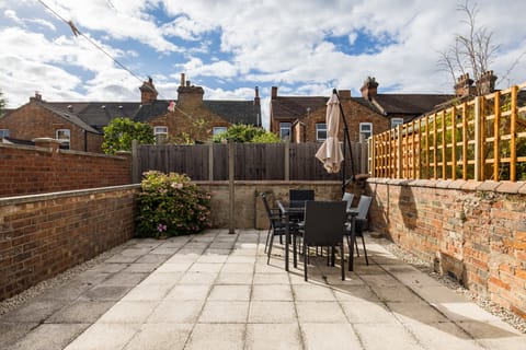 Living Daylights Apartment in Bedford