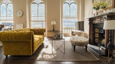 Italianate Apartment in Plymouth