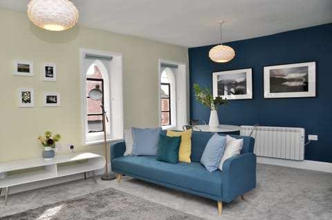 Filtered Light Apartment in Taunton