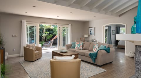 Dolphin Bay House in La Jolla Shores