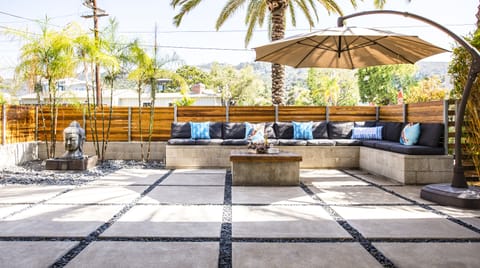 Retract and Recline Apartment in La Jolla Shores