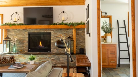 Black Arrow House in Lake Arrowhead