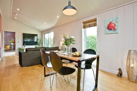 Cherry Red Apartment in Sedgemoor