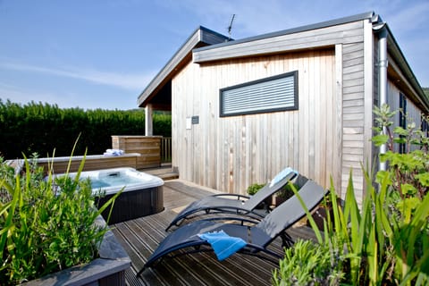 Cherry Red Apartment in Sedgemoor