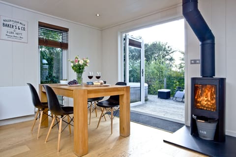 Honey Dust Apartment in Sedgemoor