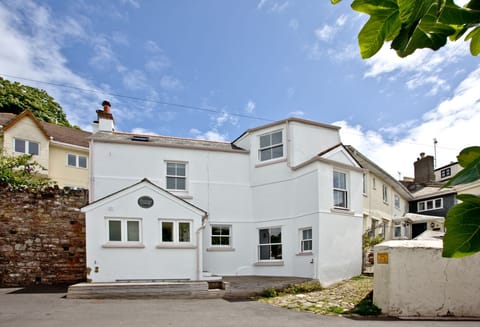 Tea & Pastries Apartment in Kingsand