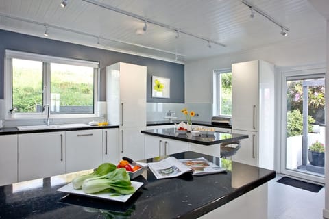 Cornish Breeze Apartment in England