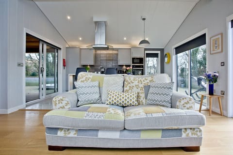 Golden Patchwork Cabin in Sedgemoor