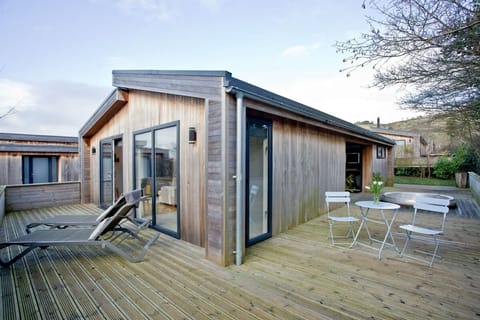Golden Patchwork Cabin in Sedgemoor