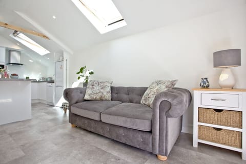 Glowing Up Apartment in England