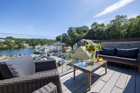 Local Glamour Apartment in Fowey