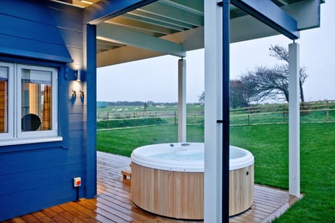 Everyday Luxuries Cabin in Georgeham