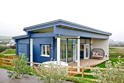 Everyday Luxuries Cabin in Georgeham