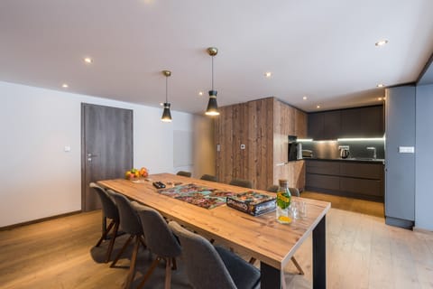 Western Pine Villa in Montriond