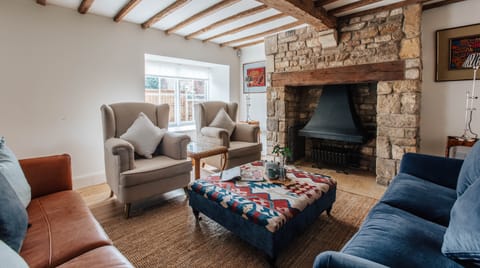 Silver Spoons House in West Oxfordshire District