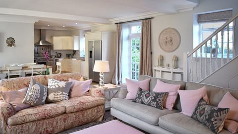 Needlework House in West Oxfordshire District