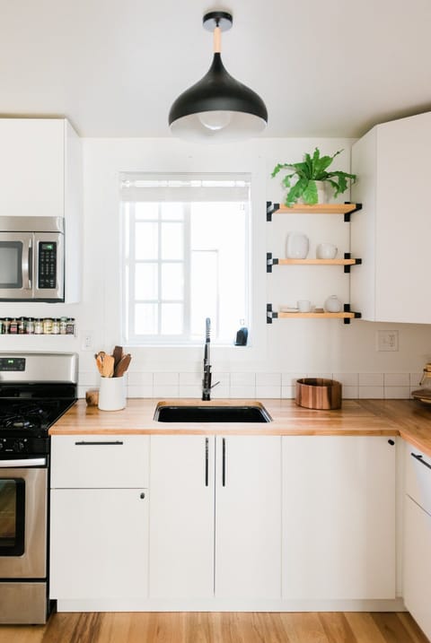 Highland Gold Apartment in Highland Park