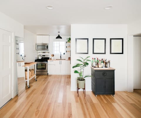 Highland Gold Apartment in Highland Park