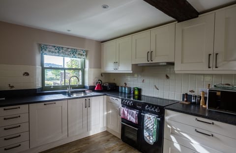 Woodland Hide Away Apartment in England