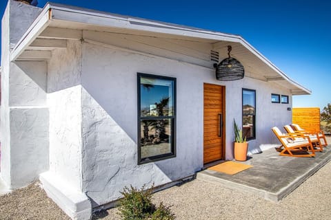 Flower Girls Apartment in Yucca Valley
