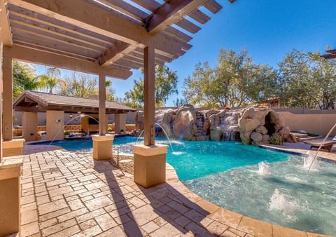 Living Large Apartment in Paradise Valley