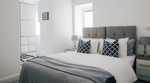 Little Cloud Apartment in Cardiff