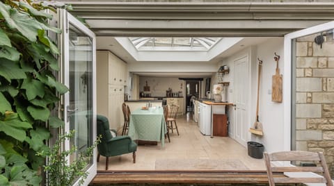 Picture Book Cabin in West Oxfordshire District