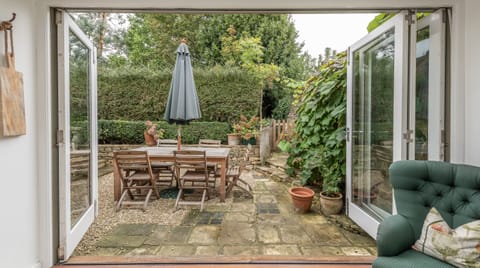 Picture Book Cabin in West Oxfordshire District