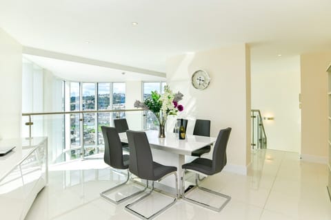 Mariner's View Apartment in Swansea