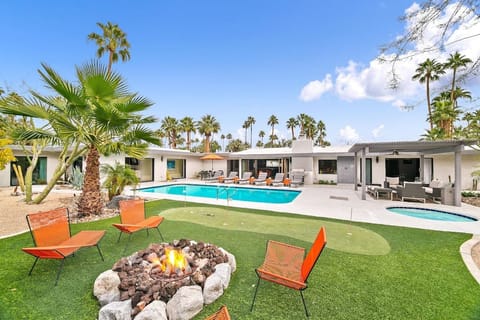 Desert Bliss Apartment in Palm Springs