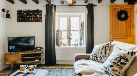 The Riverside Cottage Cabin in England