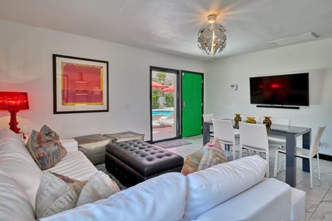 Ruby Gold Apartment in Palm Springs