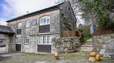 Hen House Hideaway Apartment in West Devon District