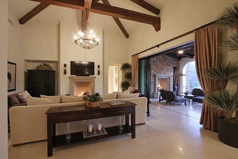 Calm Waters Apartment in Cathedral City